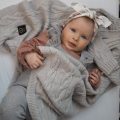 KOCYK DZIANY MERINO WOOL KREM MELANŻ LIFESTYLE PHOTO YOSOY (7)