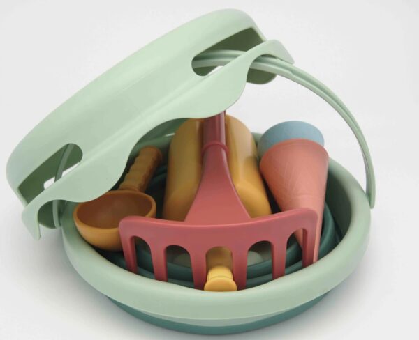 Set plaja MATERIALE ORGANICE ECO-FRIENDLY Compact 7 in 1 cu galeata pliabila - Verde BIOPLASTIC - imagine 2