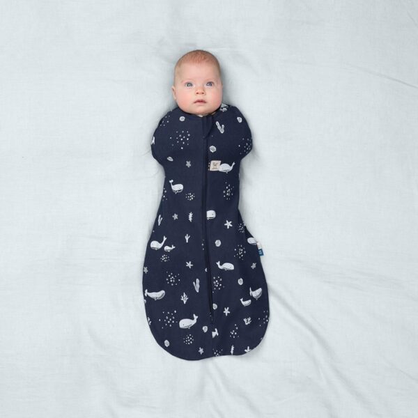 Saculet Swaddle Cocoon infasat Bebe Bumbac  0-3 luni - 1.0 Tog Whale ErgoPouch - imagine 2